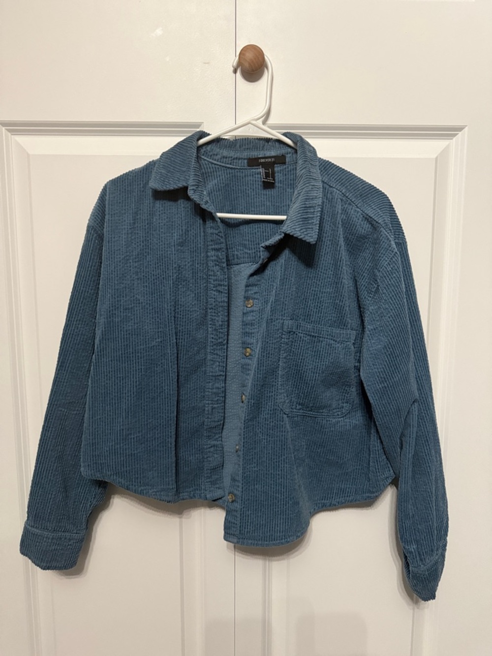 Forever 21 Corduroy Button-Up Shirt cropped in Dusty Blue